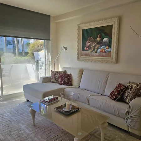 Apartment Alhambra Del Mar